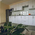 Abracadabra Apartment *